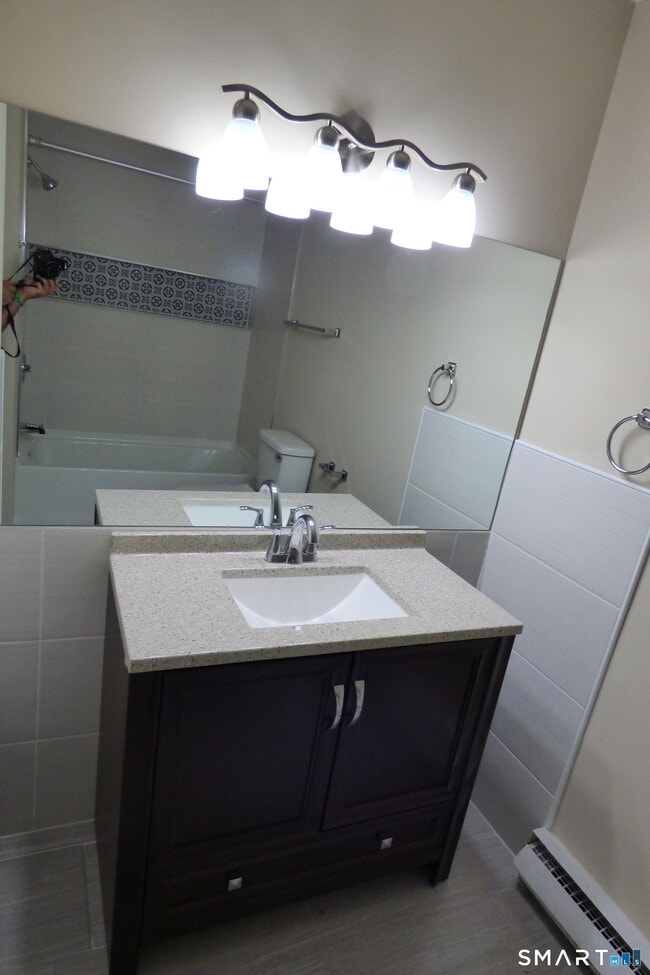 Building Photo - 35 Mountain Laurel Ct