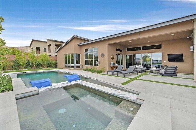 Building Photo - 6690 Interstellar St
