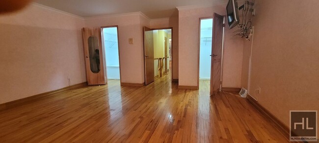 Building Photo - Spacious 3-Bedroom Duplex Home with Huge L...