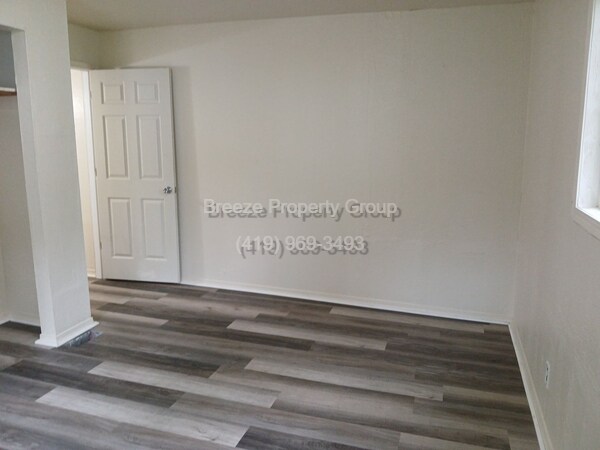 Building Photo - 560 Williamsville Ave