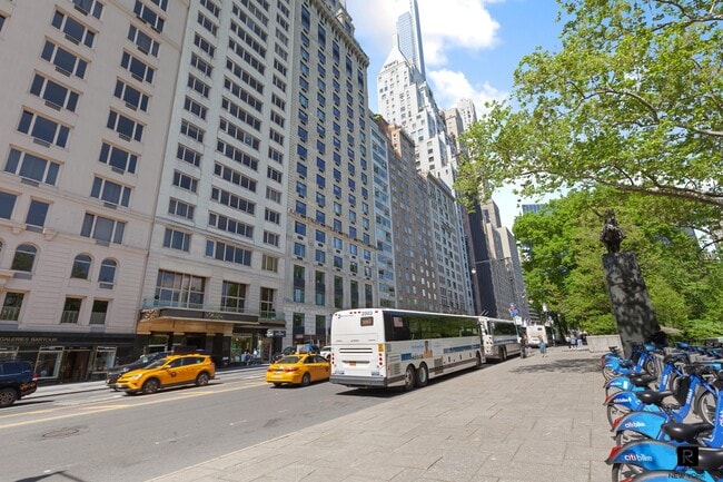 Building Photo - 106 Central Park S