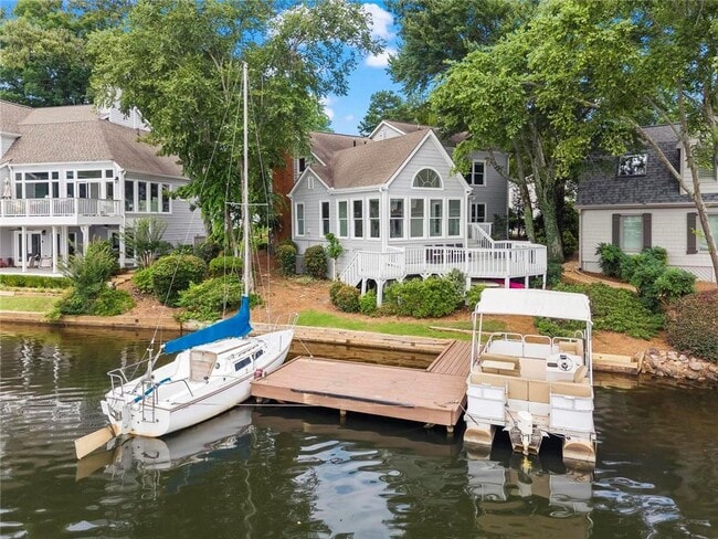 Building Photo - 1695 Spinnaker Dr