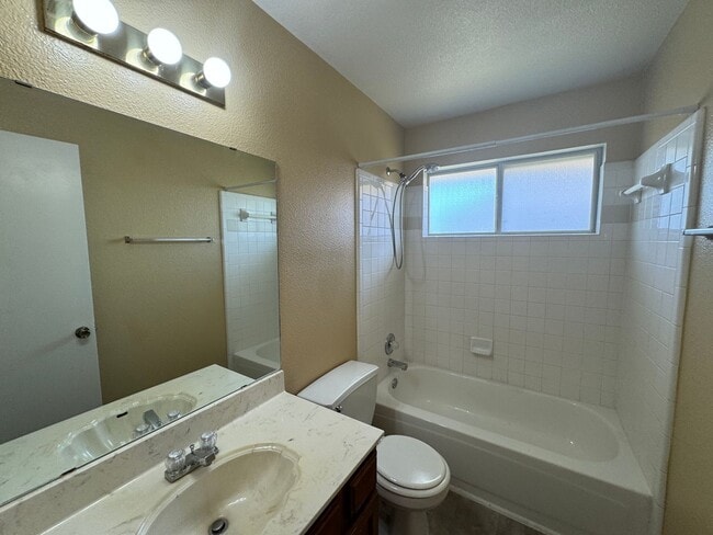 Building Photo - 3509 Christie Dr