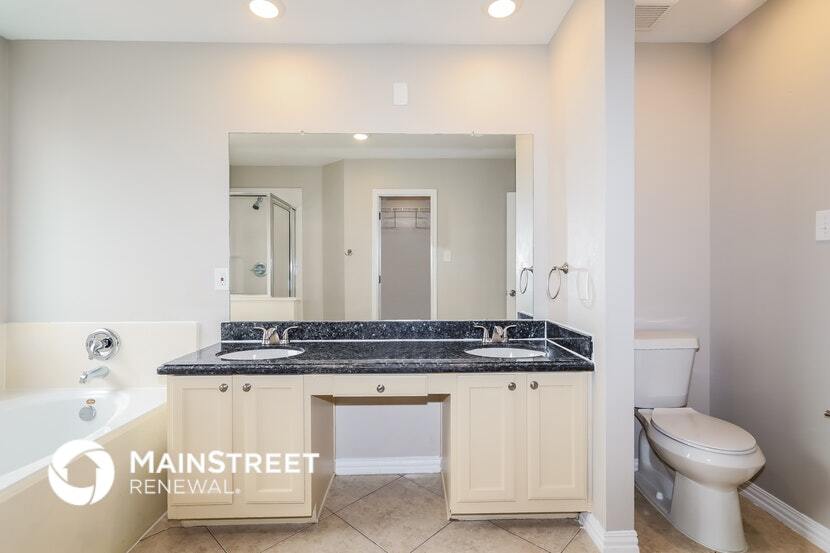 Building Photo - 16811 Creek Trail