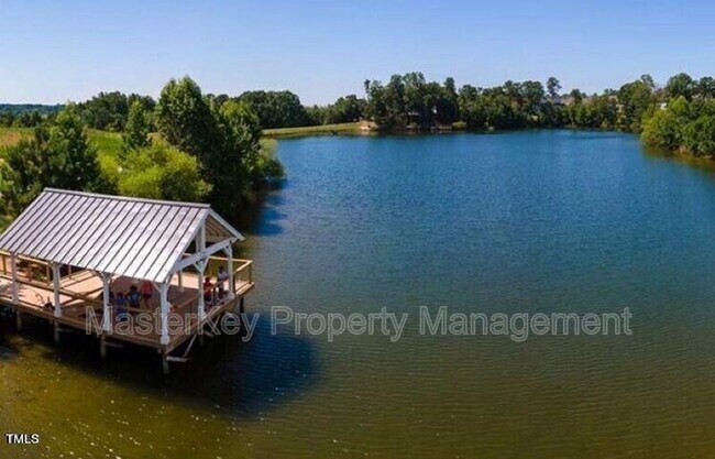 Building Photo - 804 Hillfarm Dr