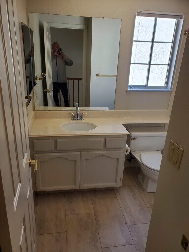 Bathroom #2 - 2040 Goldenrod Ln