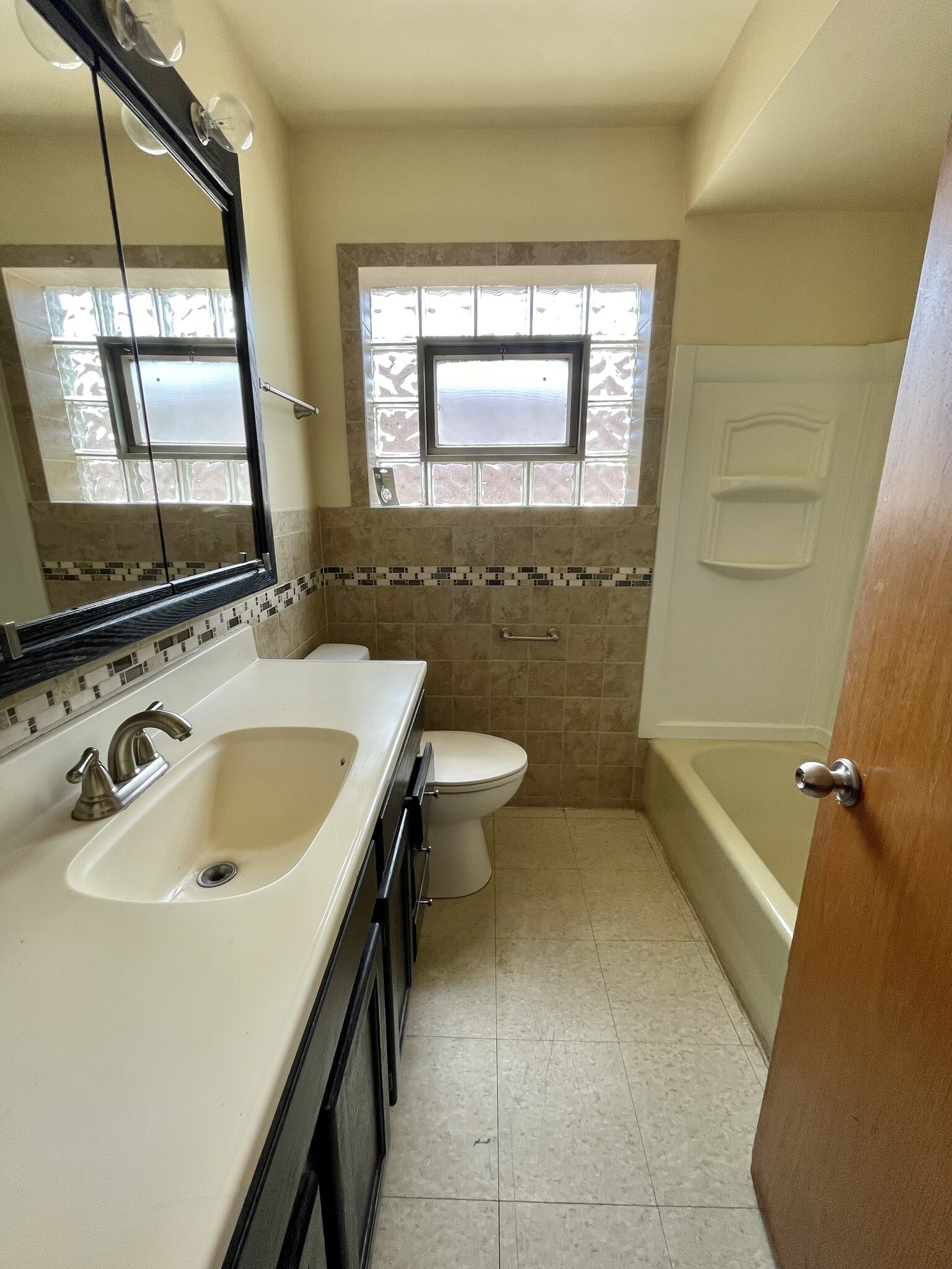 Building Photo - 5735 S Meade Ave