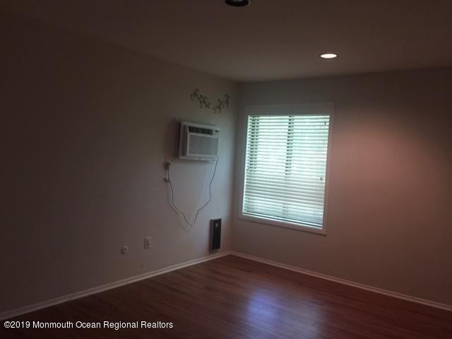 Building Photo - 171 Amberly Dr