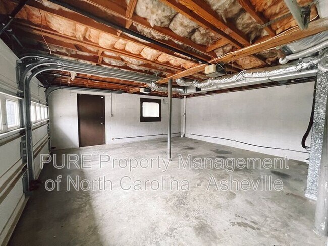 Building Photo - 68 Wake Robin Way