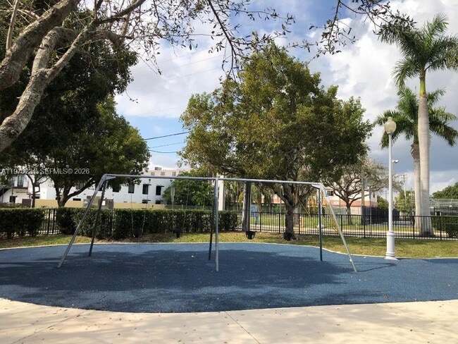 Building Photo - 17255 SW 95th Ave