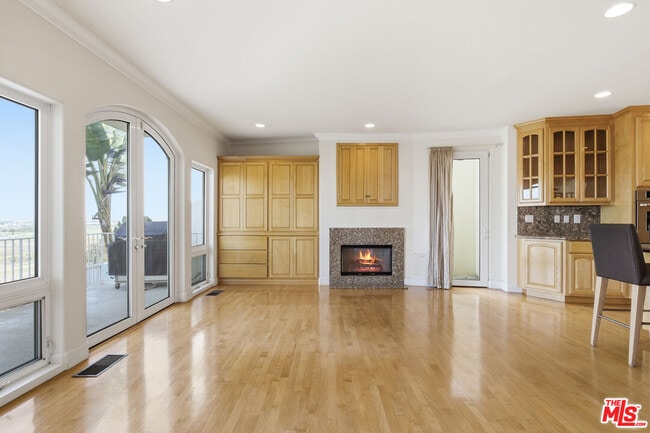 Building Photo - 8120 Billowvista Dr