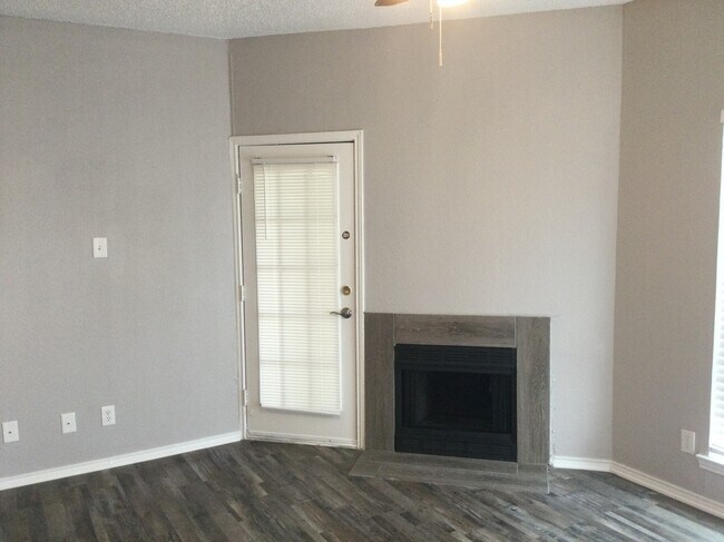 Den - 3209 Norwalk Ave