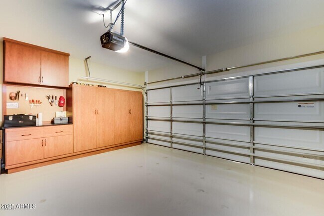 Building Photo - 1657 W Desperado Way