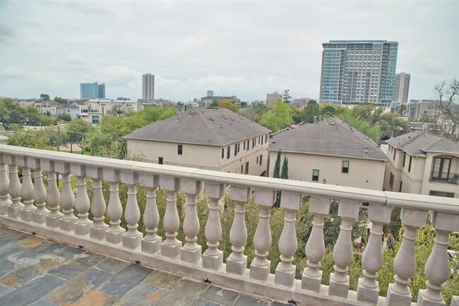 Building Photo - 1215 Rosedale St