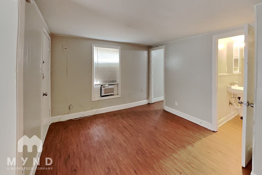 Building Photo - 2105 26th St