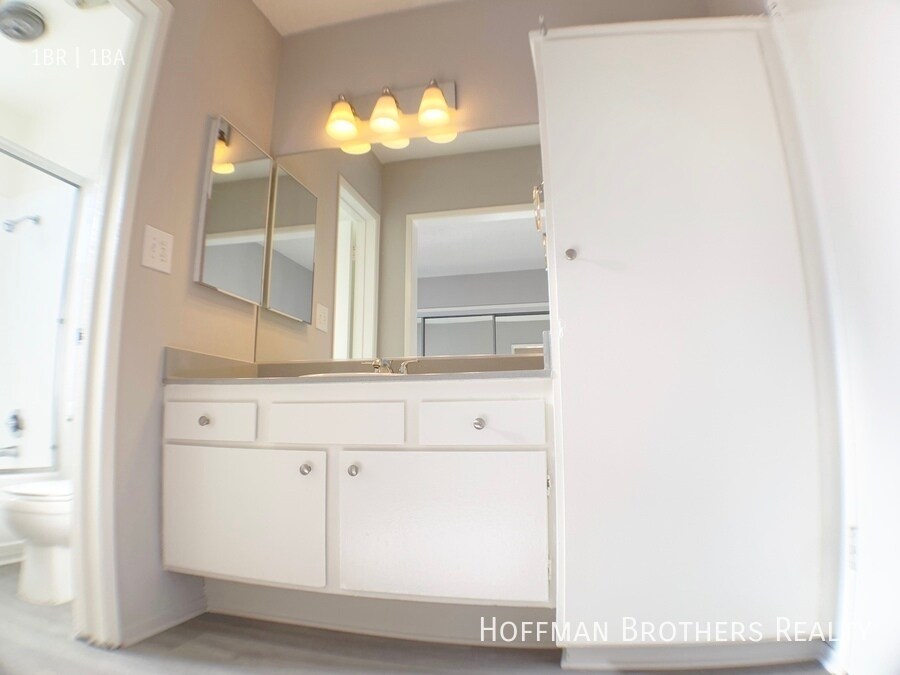 Building Photo - 3610 Midvale Ave