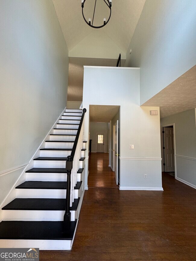 Building Photo - 1009 Chads Ridge Dr