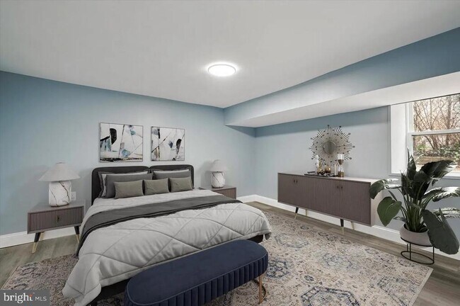 Building Photo - 5715 Hunter St