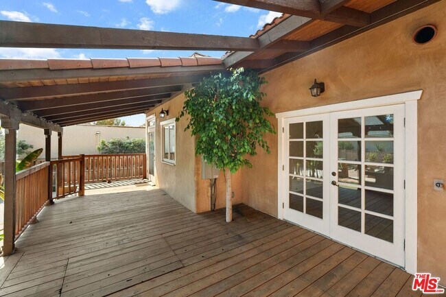 Building Photo - 1320 Eagle Vista Dr