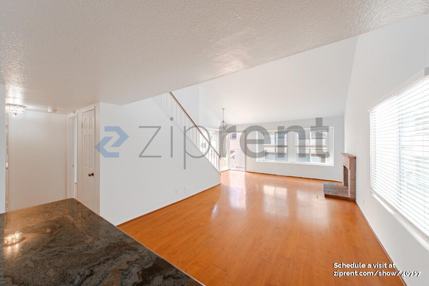 Building Photo - 2740 Gramercy Ave