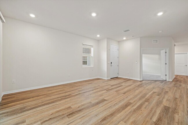 Building Photo - 642 157th Ct E