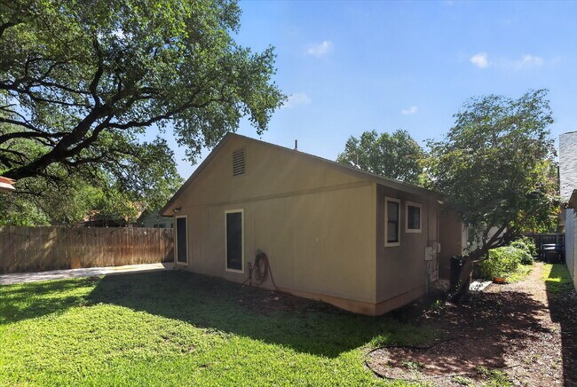 Building Photo - Updated One Story Home in Morning Glen