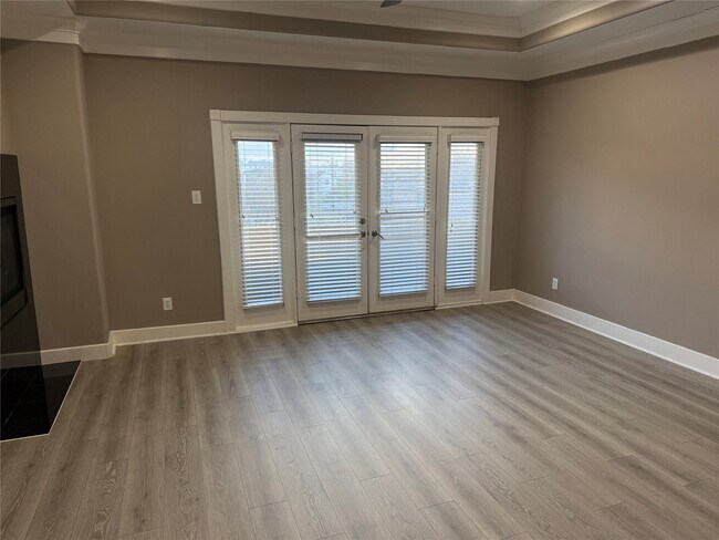 Building Photo - 332 Asbury St