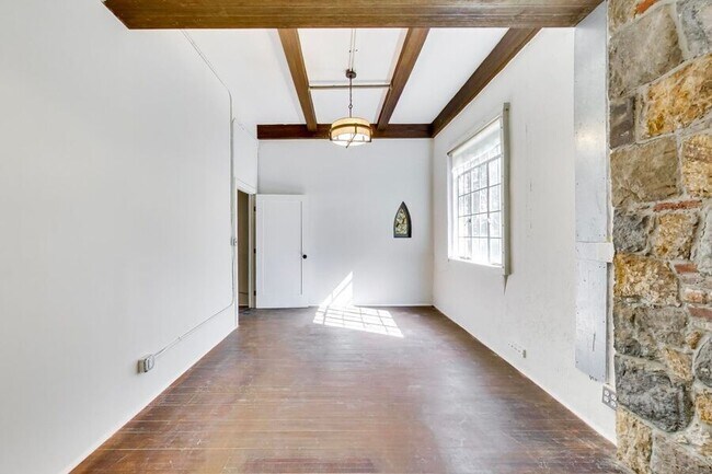 Building Photo - 7361 Claremont Ave