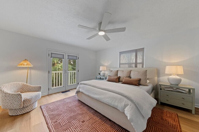 Building Photo - 169 Pompano St