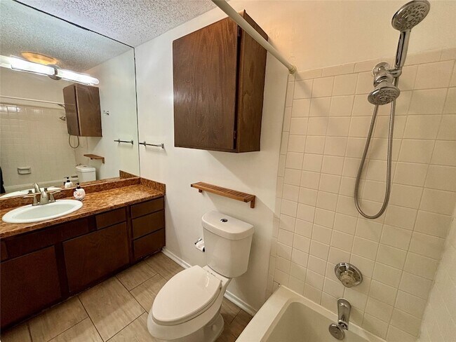 Building Photo - 12480 Abrams Rd