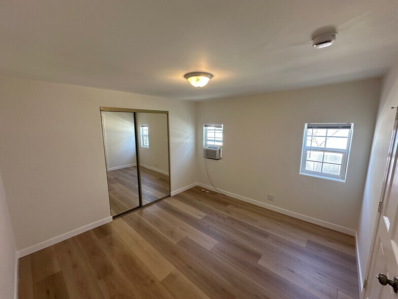 Building Photo - 3513 Loosmore St