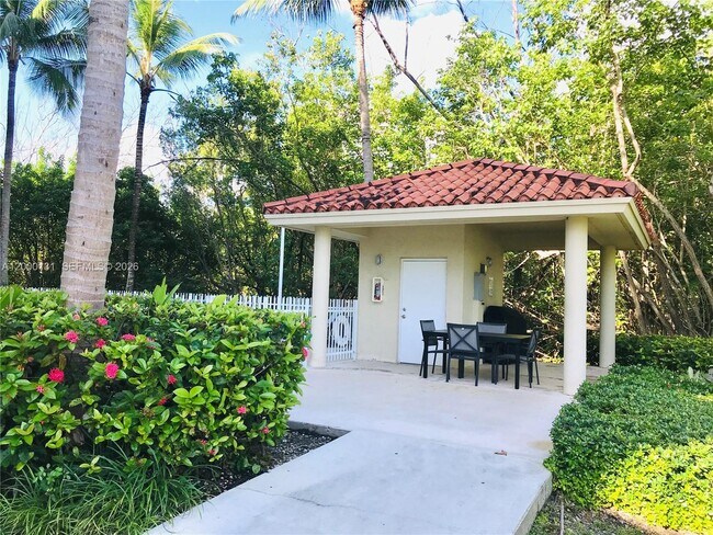 Building Photo - 16590 NE 26th Ave