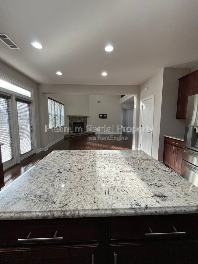 Building Photo - 600 Belton Ct