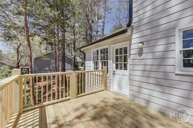 Building Photo - 315 Davis St