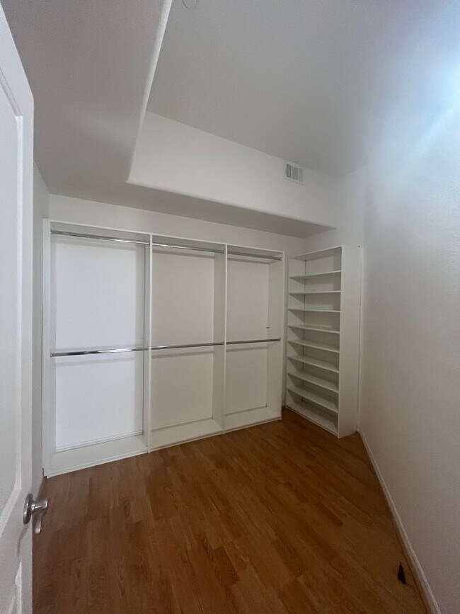 Building Photo - 3 bedroom 2.5 bath in the Mariana Ranchos !!