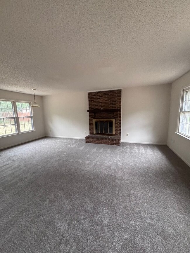 Building Photo - Charming two bedroom one bathroom home.