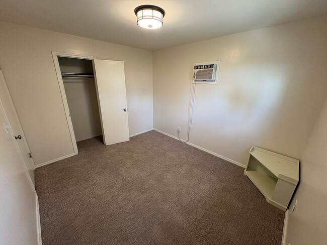 Building Photo - Spacious 4 Bedroom Home *Pet Friendly*