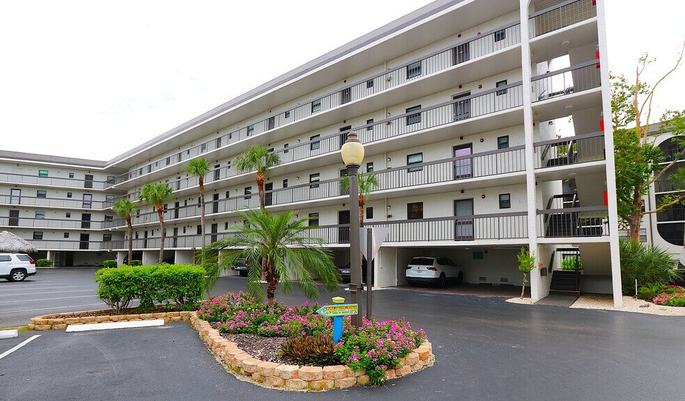 Building Photo - 1015 Anglers Cv