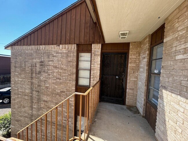 Building Photo - 100 Hillside Rd