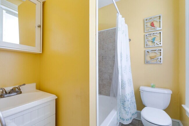 Building Photo - 317 W Marshall St