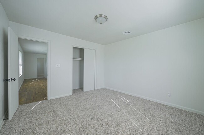 Building Photo - 5954 NW 35th St