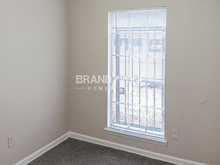 Building Photo - 4534 Valley Stream Dr
