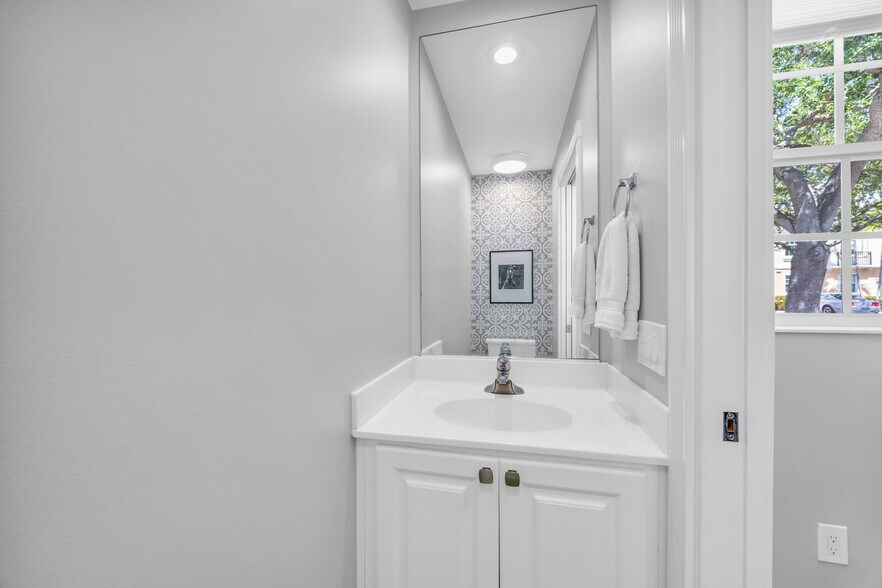Half Bathroom - 418 Capistrano Dr