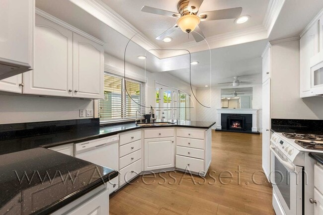 Building Photo - Spacious 4 Bedroom Home with Private Yard & Covered Patio in Anaheim Hills