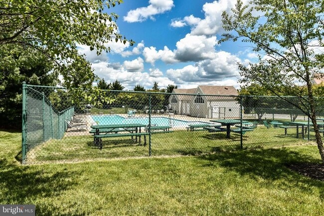 Building Photo - 21820 Leatherleaf Ct