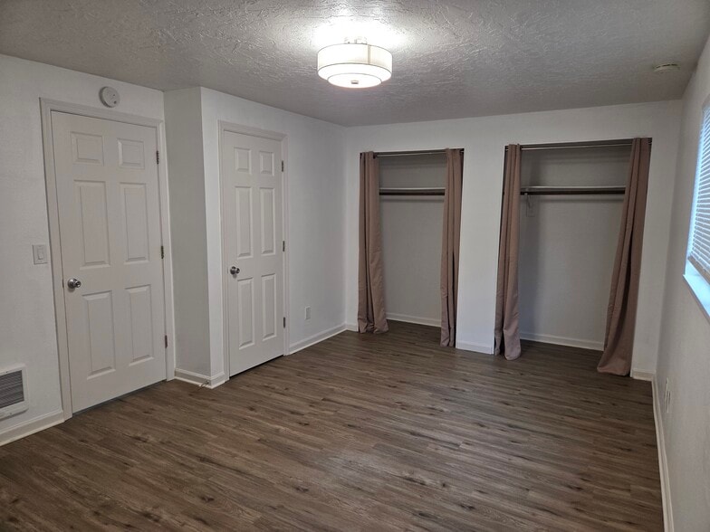 Building Photo - 3380 SE 1st St