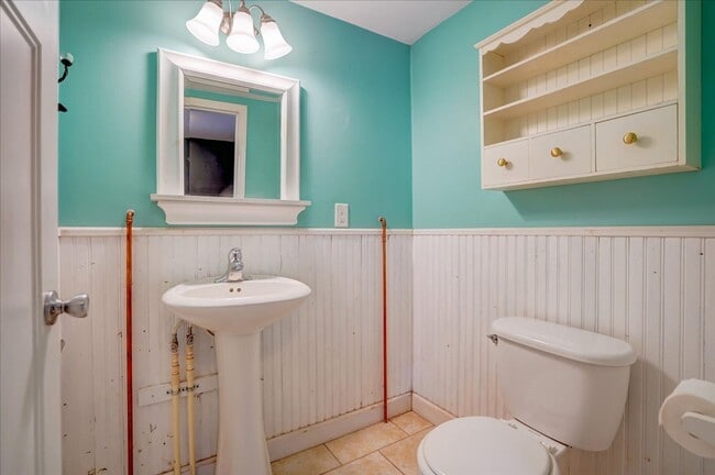 Building Photo - 4517 Field Ave