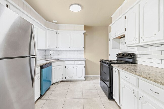 Building Photo - Charming 3-Bedroom Home Near the Rose Dist...