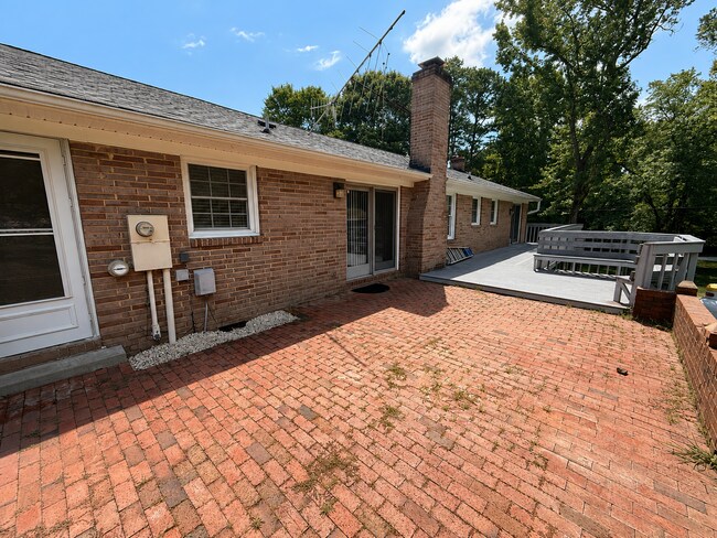 Building Photo - 3562 Durham St Ext