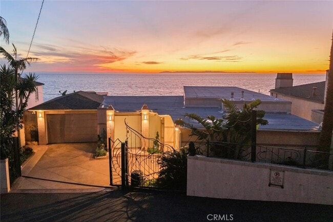 Building Photo - 31877 Circle Dr